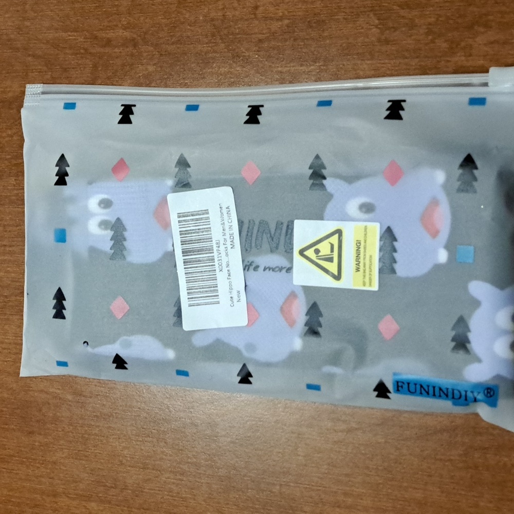 Hippo socks/ BUNDLE ONLY 2or more items - Picture 4 of 4